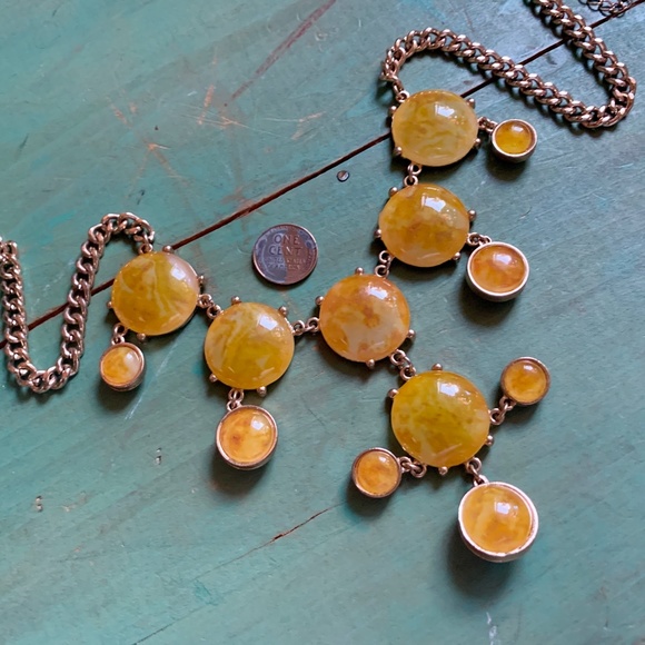 🧡 Yellow Swirled  Bead Statement Necklace Gold Tone - Bubble Necklace NWOT - Picture 2 of 8